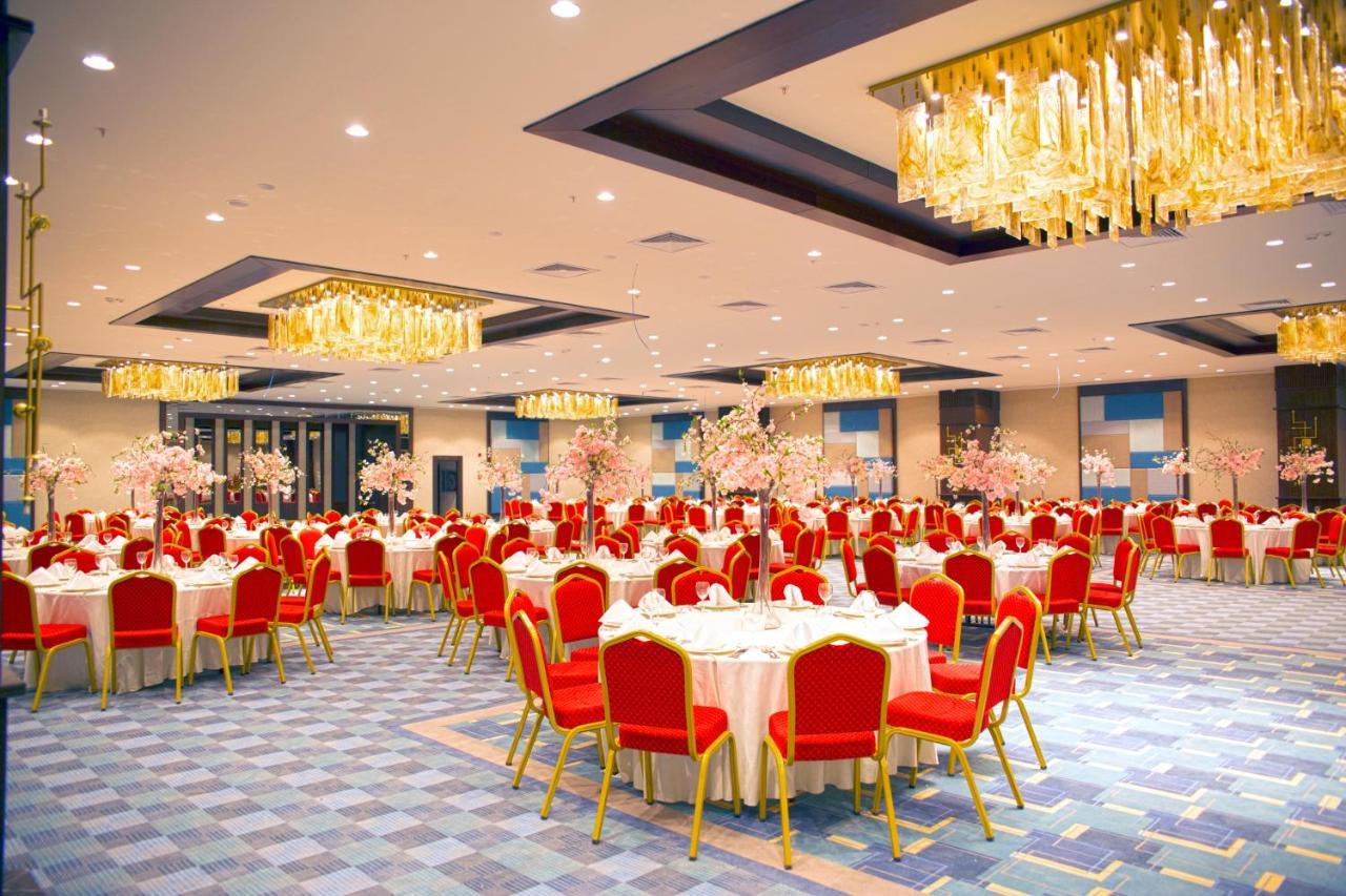 The Green Park Gaziantep Eksteriør billede The ballroom of the hotel