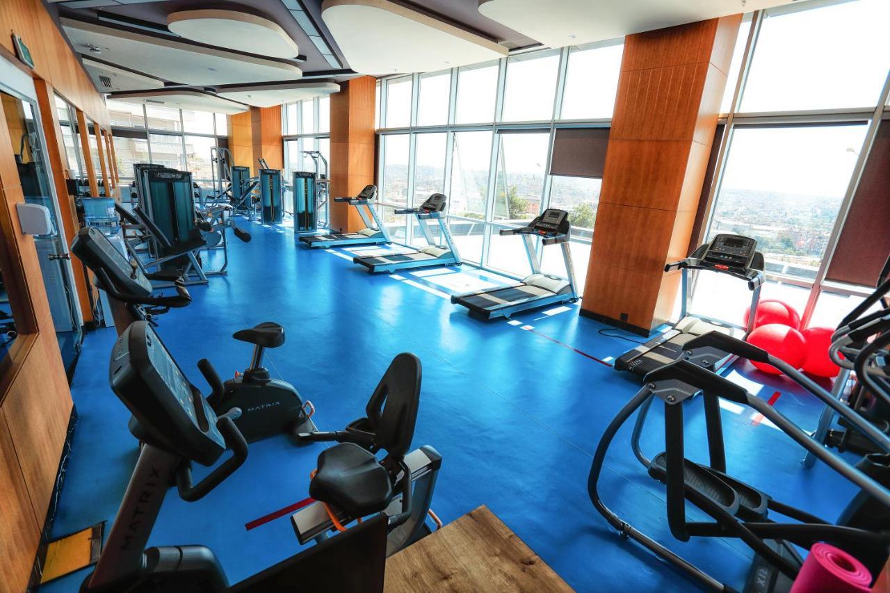 The Green Park Gaziantep Eksteriør billede The gym at the 36th floor