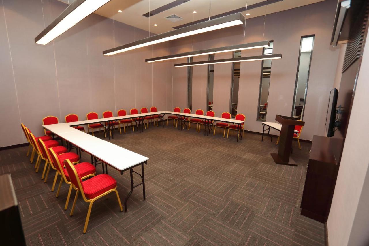 The Green Park Gaziantep Eksteriør billede A typical meeting room